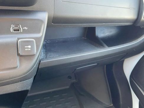 Used 2025 RAM ProMaster 2500 w/ Convenience Group FWD image 16