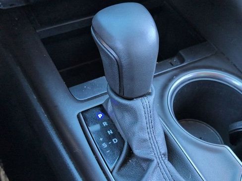 Used 2024 Toyota Camry SE image 19