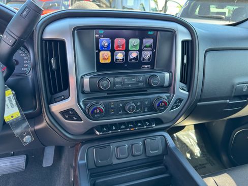 Used 2018 GMC Sierra 1500 SLT AWD/4WD image 22