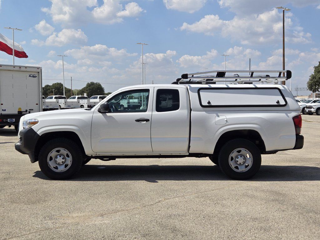 Used 2022 Toyota Tacoma SR RWD image 4