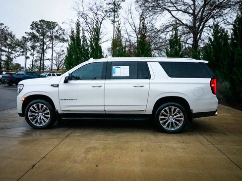 Used 2021 GMC Yukon XL Denali image 7