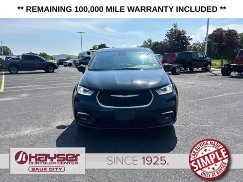 Certified 2024 Chrysler Pacifica Touring-L FWD image 3