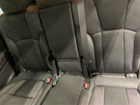 Used 2019 Subaru Ascent Premium image 13