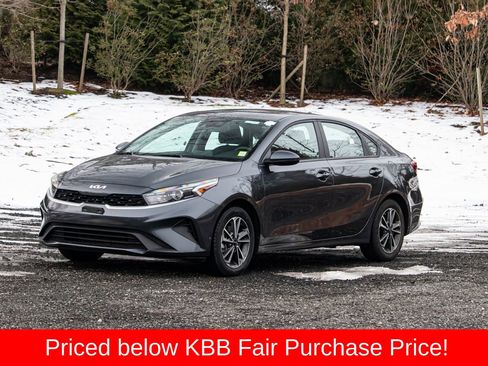 Used 2024 Kia Forte LXS image 1