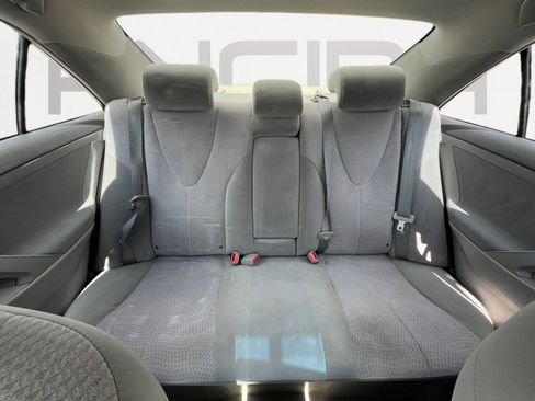 Used 2011 Toyota Camry LE image 17