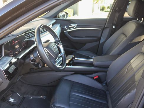 Certified 2022 Audi e-tron Premium w/ Convenience Plus Package image 23