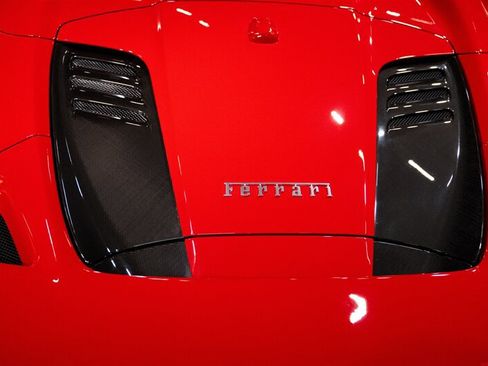 Used 2022 Ferrari F8 Tributo RWD image 23