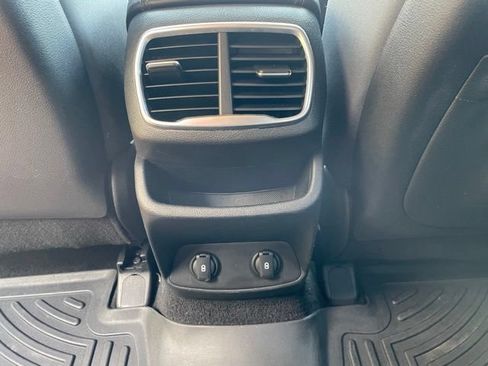 Used 2019 Hyundai Santa Fe SE AWD/4WD image 39