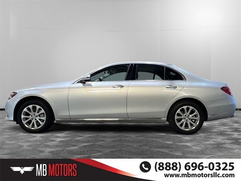 Used 2017 Mercedes-Benz E 300 4MATIC image 9