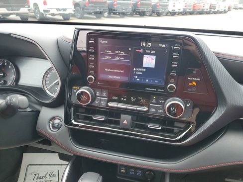 Used 2022 Toyota Highlander XSE image 28