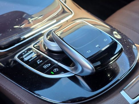 Used 2017 Mercedes-Benz E 300 RWD Sedan image 36