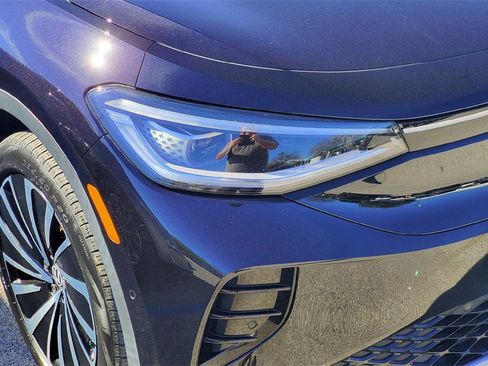 Used 2023 Volkswagen ID.4 Pro S Plus image 2