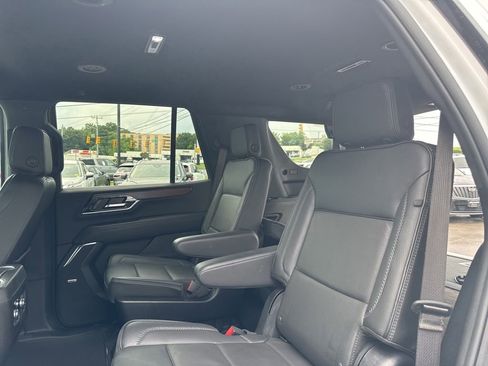 Used 2025 GMC Yukon Denali AWD/4WD image 24