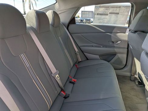 New 2025 Hyundai Elantra SEL image 28