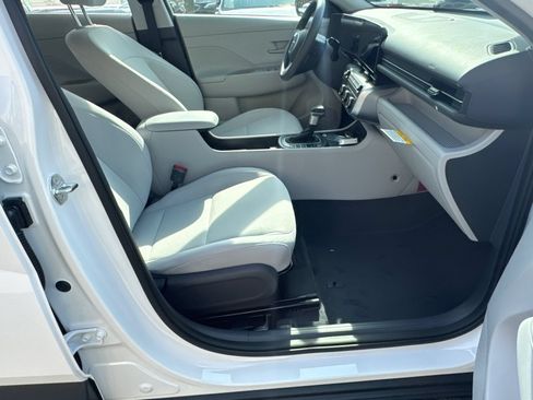 Used 2026 Hyundai Kona SE FWD image 13