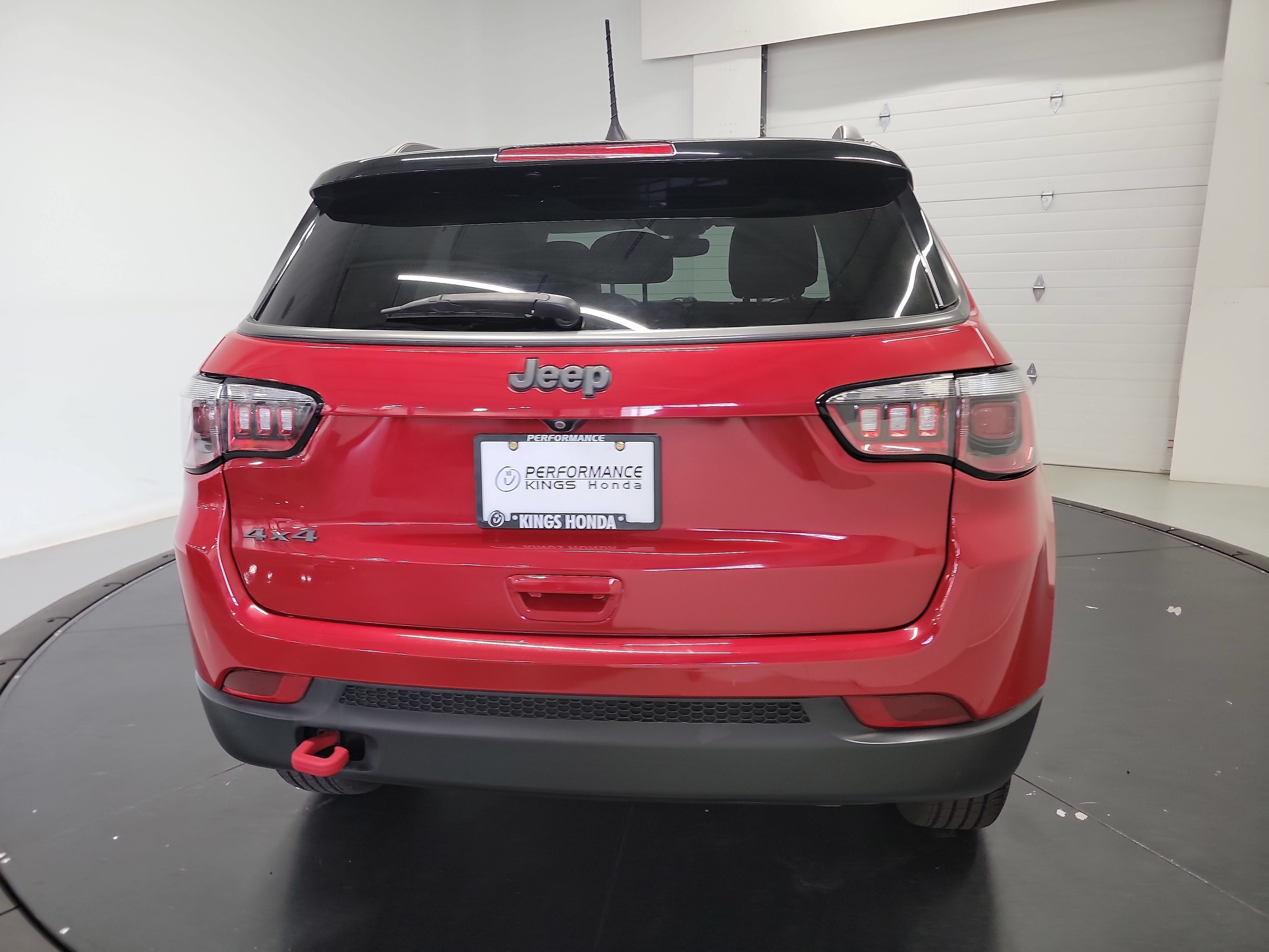 Used 2018 Jeep Compass Trailhawk w/ Leather Interior Group AWD/4WD image 8