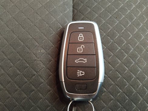 Used 2019 Buick Encore Preferred image 32