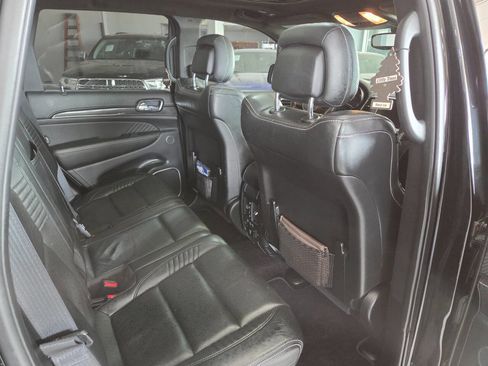 Used 2017 Jeep Grand Cherokee SRT image 28