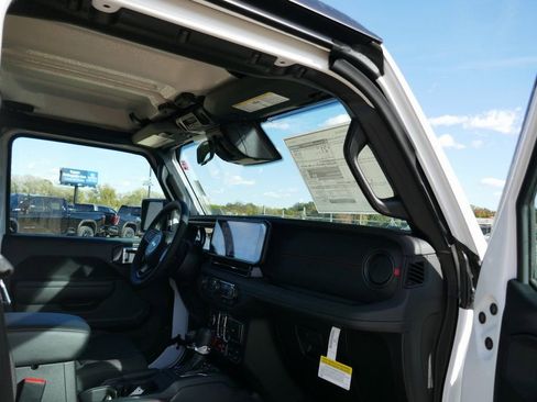 New 2026 Jeep Wrangler Unlimited Rubicon image 13