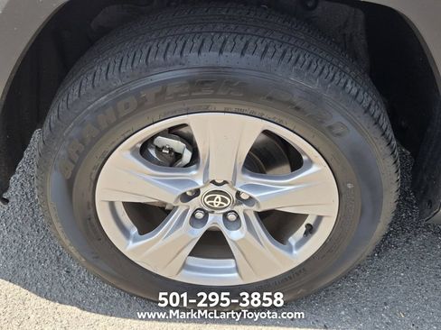Used 2025 Toyota RAV4 XLE FWD image 16