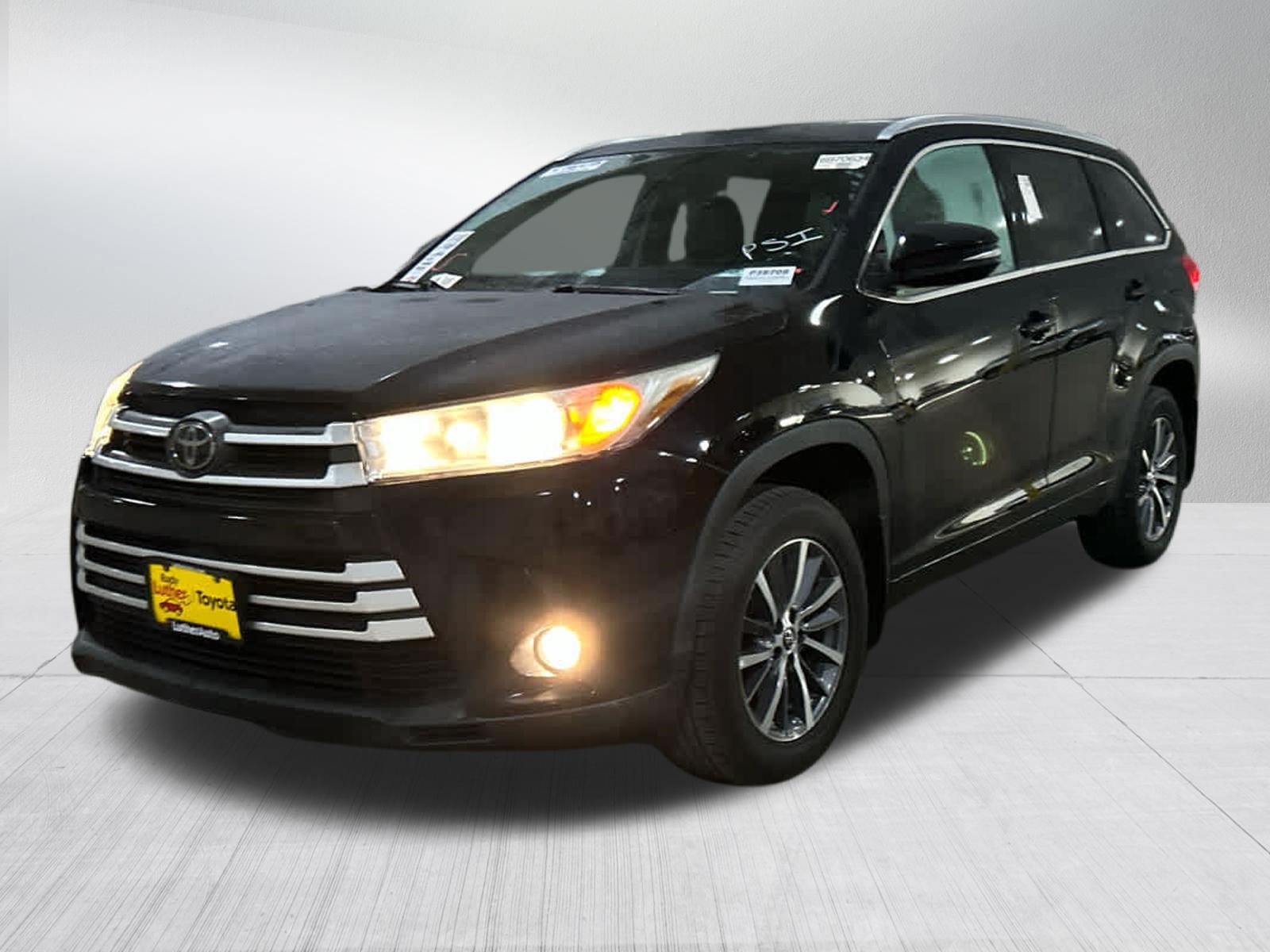 Used 2018 Toyota Highlander XLE AWD/4WD image 2