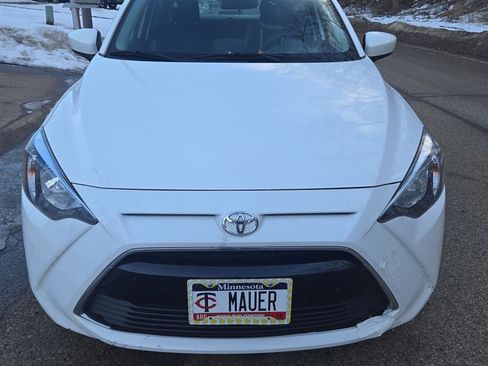 Used 2017 Toyota Yaris iA image 3