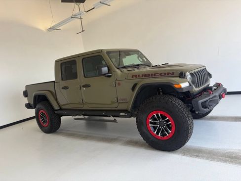 Used 2025 Jeep Gladiator Rubicon AWD/4WD image 1