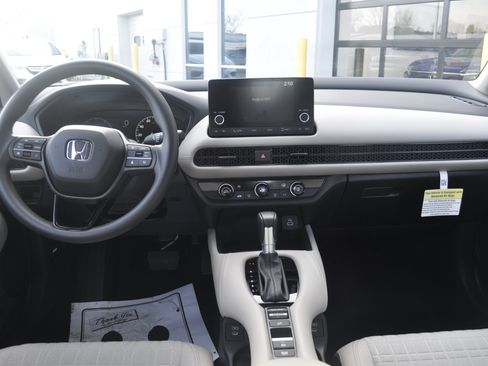 Certified 2025 Honda HR-V LX image 14