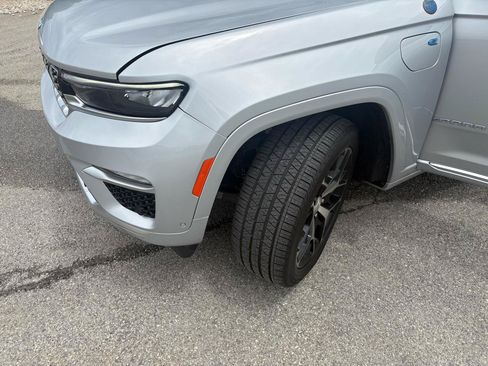 Used 2023 Jeep Grand Cherokee Summit AWD/4WD image 72