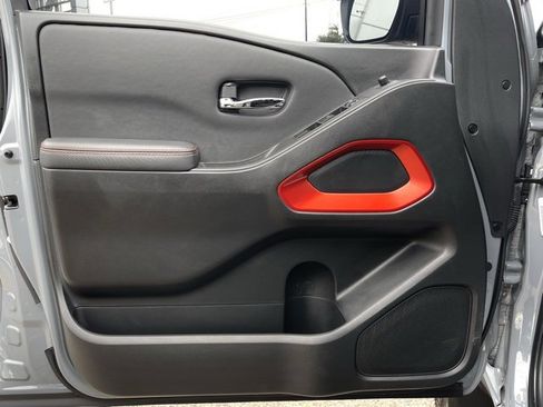 Used 2024 Nissan Frontier Pro-X image 7