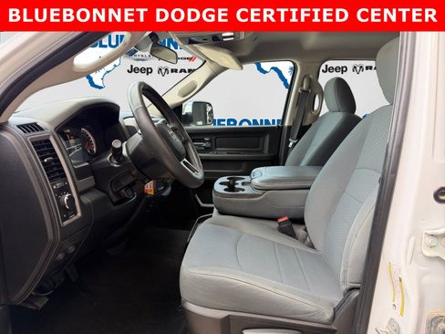 Used 2018 RAM 2500 Tradesman w/ Chrome Appearance Group AWD/4WD image 11