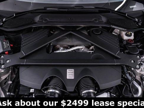 Used 2025 Aston Martin V8 Vantage Coupe image 33