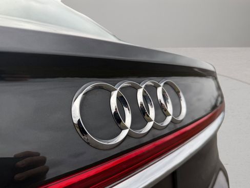 Used 2020 Audi S8 L w/ S8 Executive Package image 19