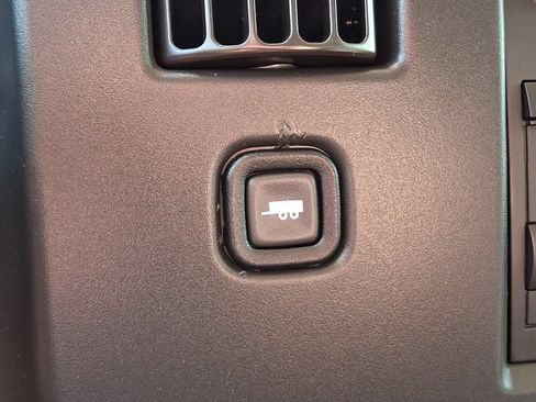 Used 2022 Chevrolet Express 2500 w/ Driver Convenience Package RWD image 23