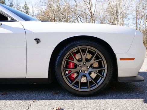 Used 2015 Dodge Challenger SRT Hellcat image 48