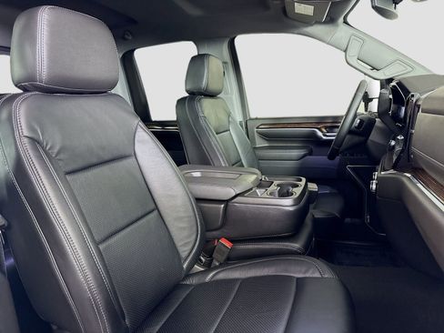 Used 2025 GMC Sierra 2500 SLE w/ SLE Value Package; AWD/4WD image 32