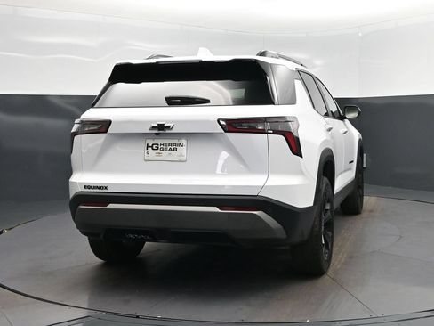 Used 2025 Chevrolet Equinox LT w/ Midnight Edition FWD image 7