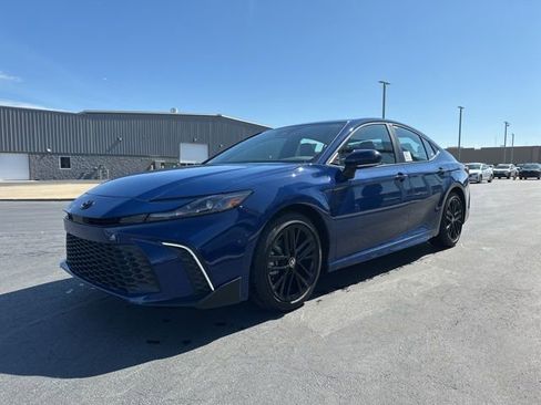 New 2026 Toyota Camry SE image 3