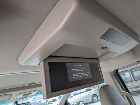 Used 2015 Toyota Sienna XLE Premium FWD image 19