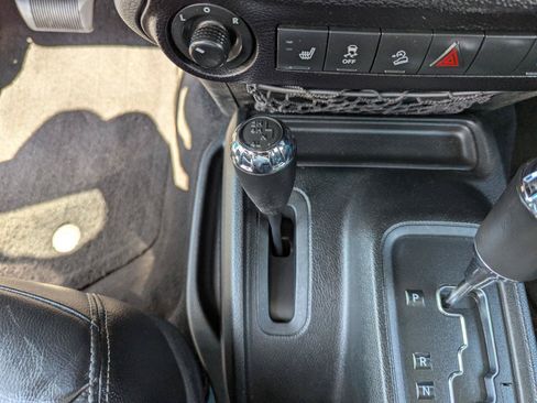 Used 2017 Jeep Wrangler Unlimited Sahara w/ Quick Order Package 24E Chief AWD/4WD image 24