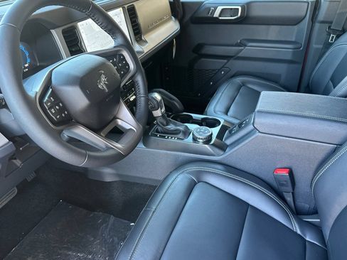 New 2026 Ford Bronco Outer Banks w/ Sasquatch Package AWD/4WD image 10