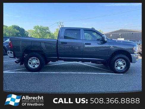 Used 2024 RAM 2500 Tradesman w/ Chrome Appearance Group AWD/4WD image 7