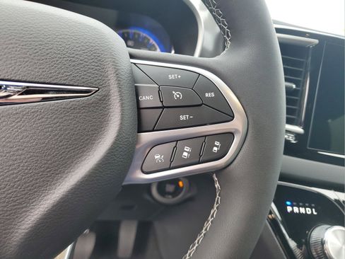 New 2026 Chrysler Voyager LX FWD image 27