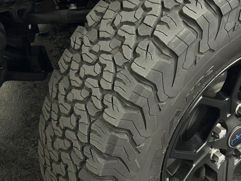 Used 2024 Jeep Wrangler Unlimited image 21