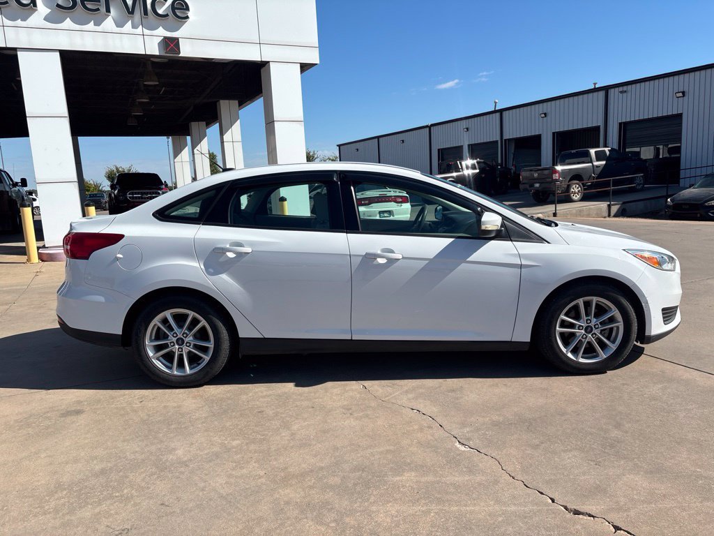 Used 2015 Ford Focus SE FWD image 7