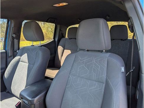 Used 2016 Toyota Tacoma TRD Sport w/ Towing Package image 16