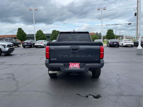 Used 2024 Toyota Tacoma SR image 7