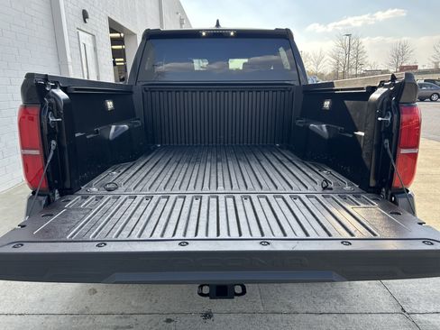 Used 2025 Toyota Tacoma SR5 image 30