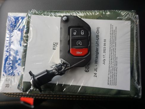 Used 2024 Jeep Wrangler Sahara w/ Technology Group image 36