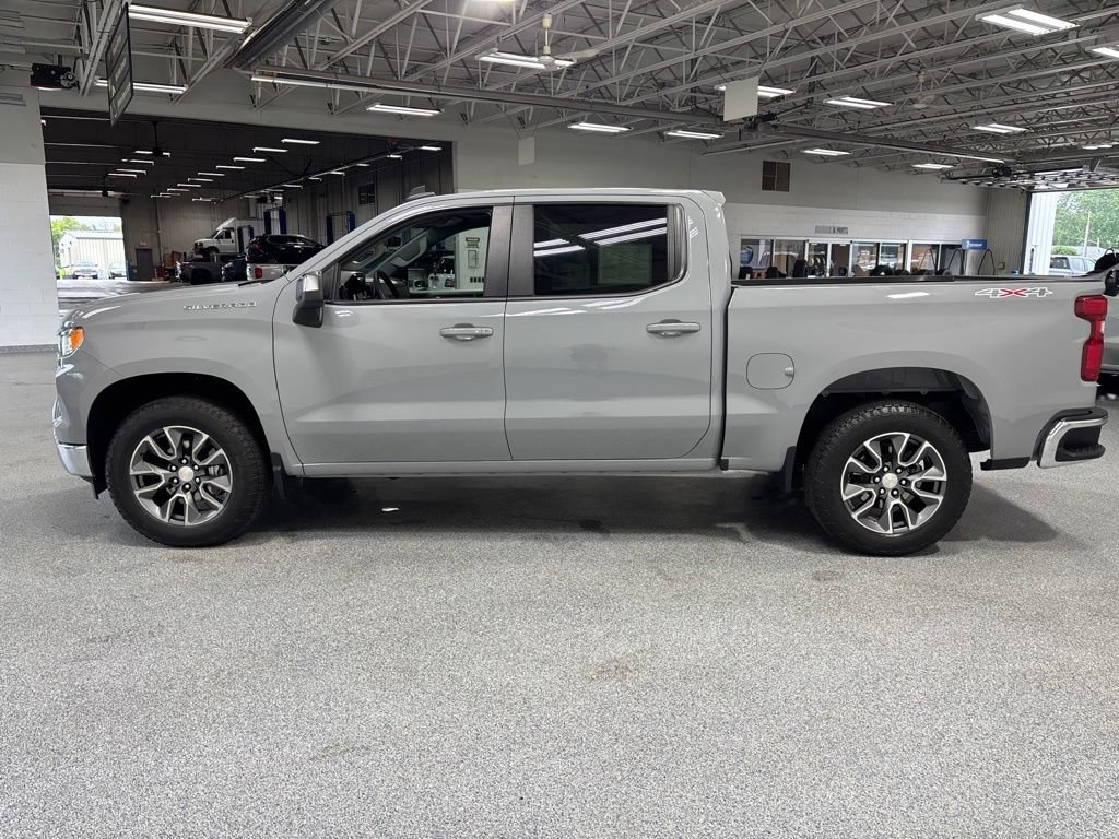 Used 2024 Chevrolet Silverado 1500 LT AWD/4WD image 4